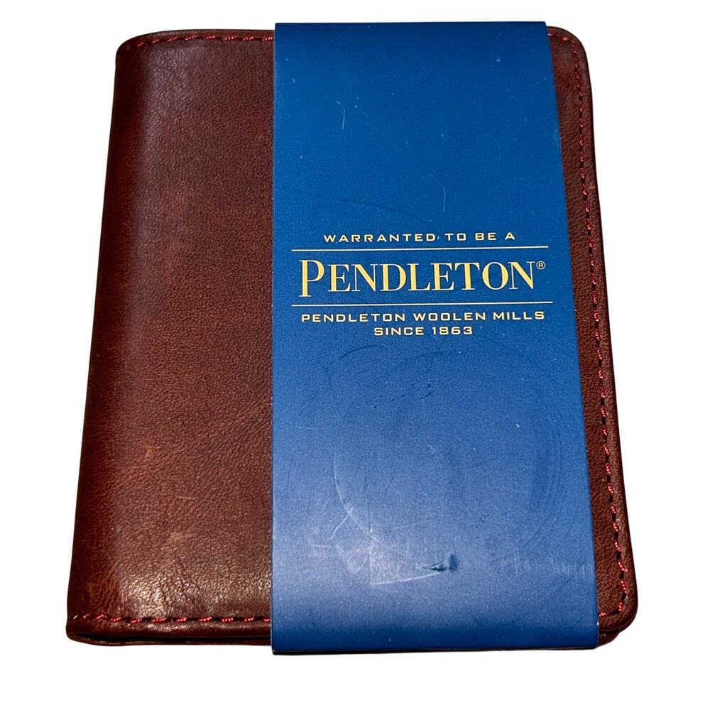 New Pendleton brown leather wallet